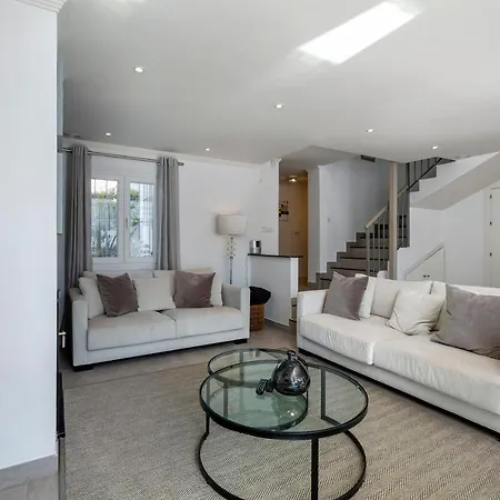 Casa Marissa, Contemporary 4 Bed In Puerto Banus Villa
