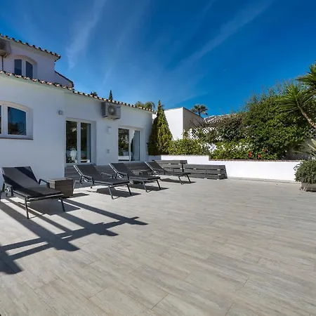 Villa Casa Marissa, Contemporary 4 Bed In Puerto Banus *