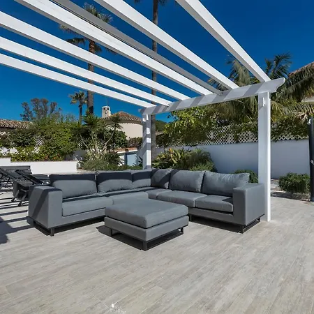 Casa Marissa, Contemporary 4 Bed In Puerto Banus Villa *