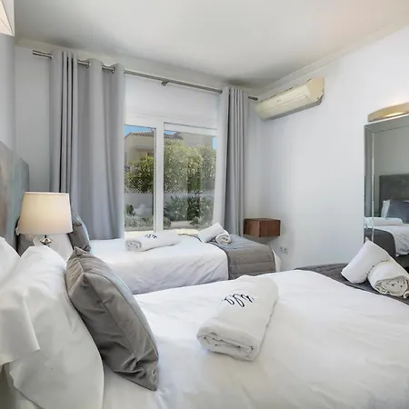 Casa Marissa, Contemporary 4 Bed In Puerto Banus Villa
