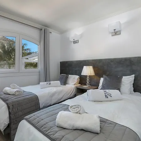 Villa Casa Marissa, Contemporary 4 Bed In Puerto Banus Marbella